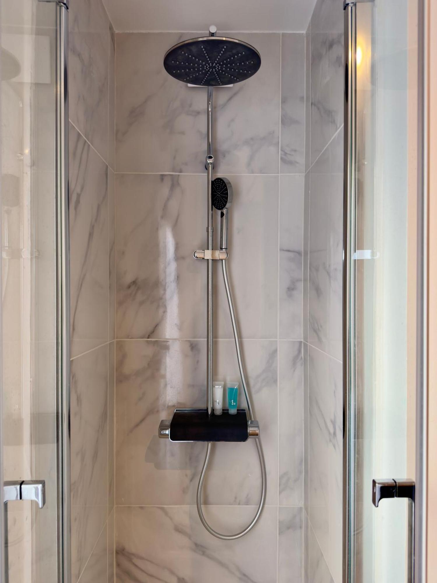 Superb And Elegant Apartment In Paris' Heart Екстер'єр фото